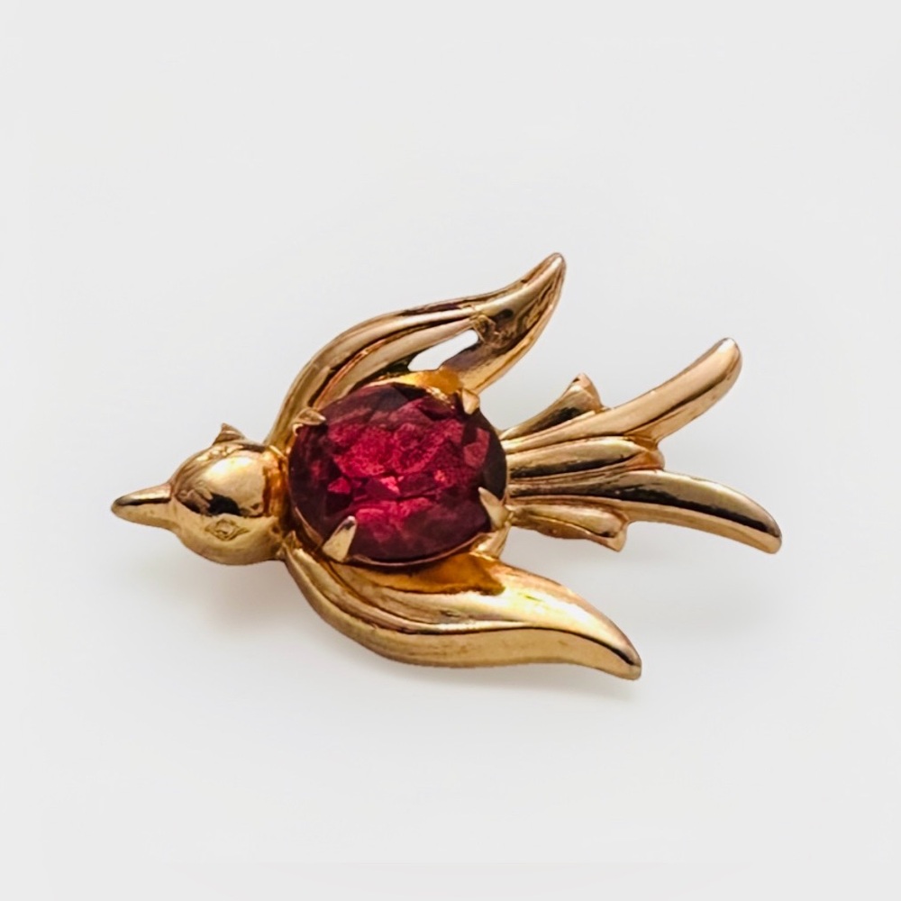 Coro Pegasus Vintage Bird Pin Raspberry Pink Rhinestone Belly Baby Swallow